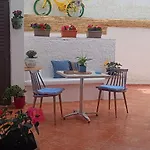 דירה White In Naxos Town *